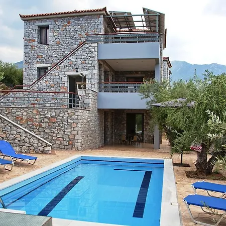 Iro & Niovi Holiday home Riglia